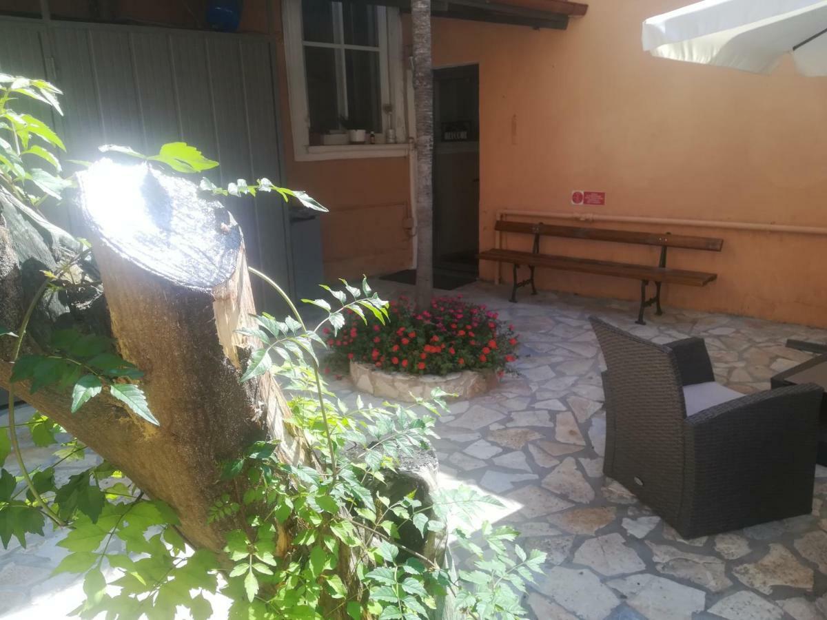 Hotel La Tavernetta ヴァラッツェ エクステリア 写真